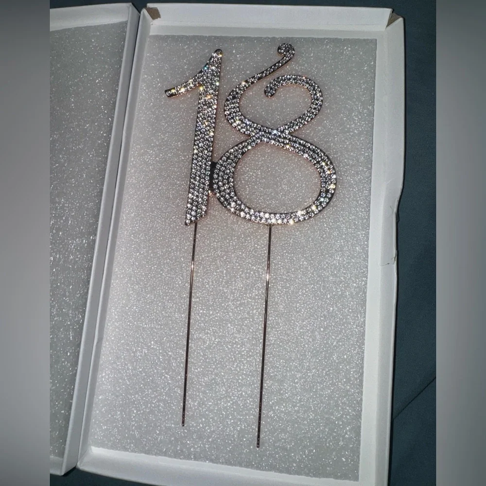 🎂Crystal Creations Elegant Silver Cake Topper number 18 for 18th birthday - Picture 4 of 7